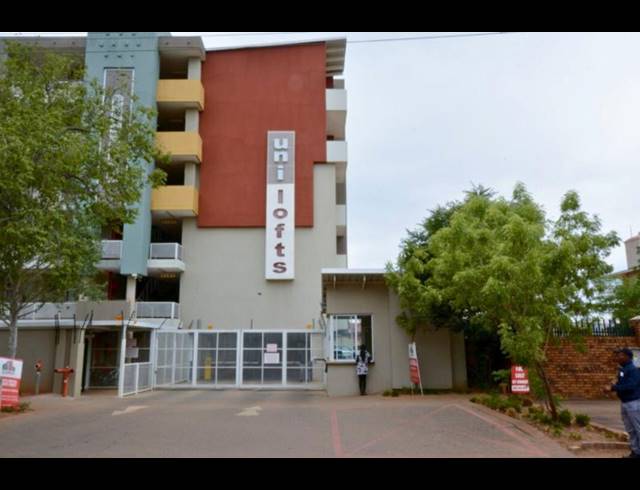 1 BEDROOM APARTMENT FOR SALE IN HILLCREST